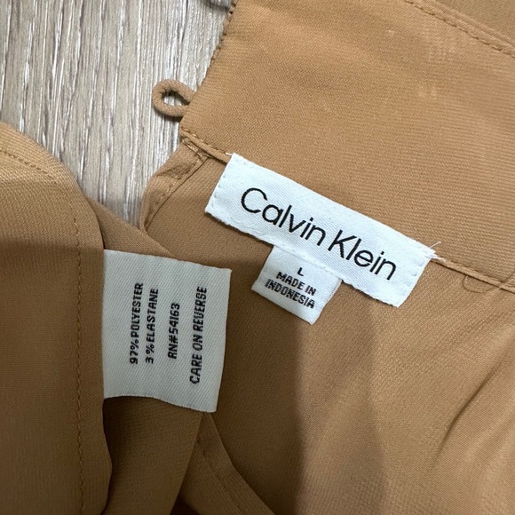 🛍️ Calvin Klein top with ties neck Size Large - Picture 5 of 7